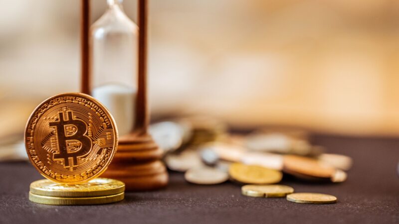 Bitcoin stijgt 8,5% en gaat richting 22.000 euro